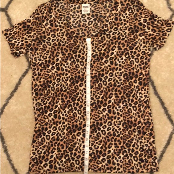 Victoria Secret Pink Medium V-Neck Leopard Shirt - Picture 4 of 8